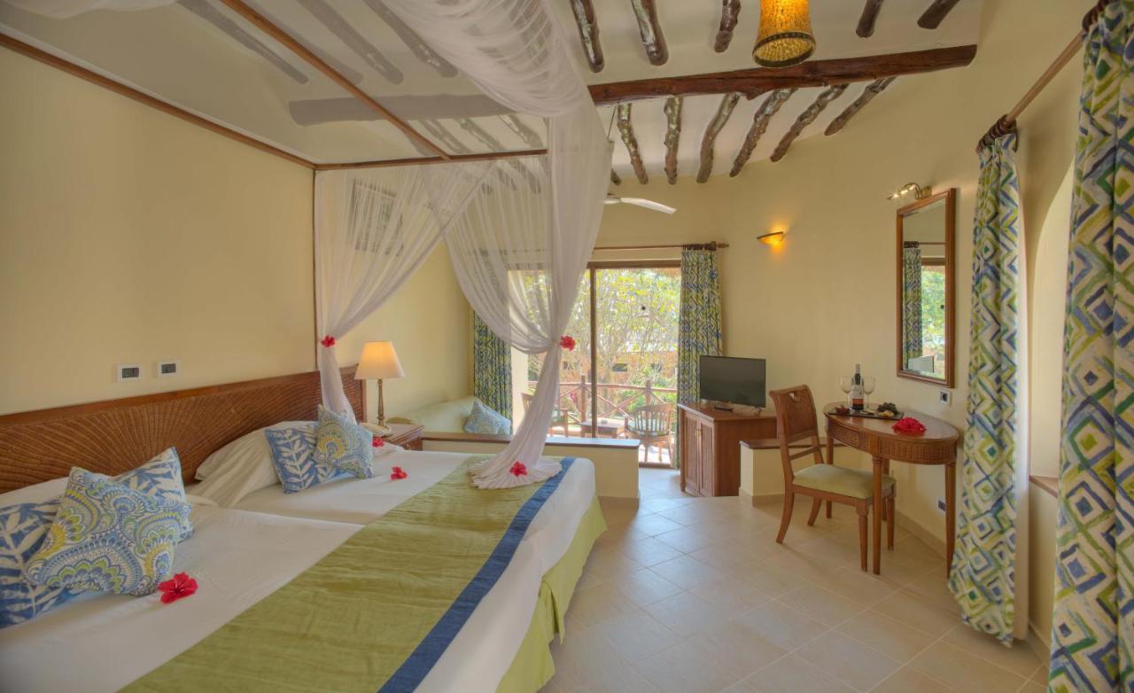 Sultan Sands Island Resort & Spa Кивенгва Экстерьер фото