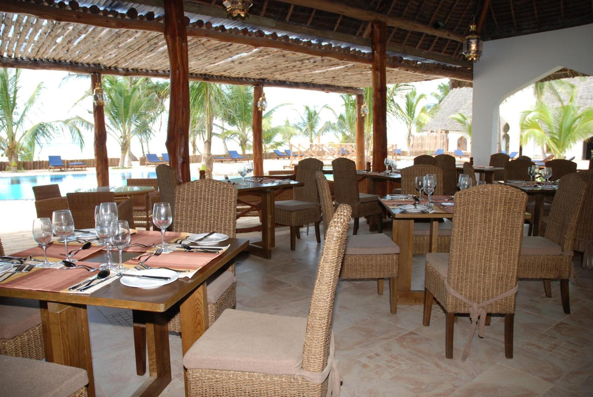 Sultan Sands Island Resort & Spa Кивенгва Экстерьер фото